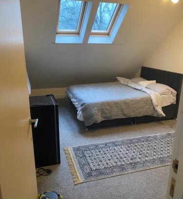Royton Bed & Breakfast | Baldwins Villa