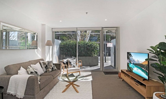 Adelaide Central Business District Apartment | Balfours Inner City Seclusion