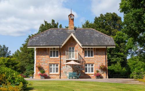 Invergordon Apartment | Balnagown Estates Swiss Cottage