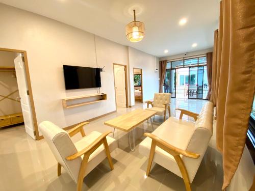 Koh Lan House | Ban Noen kohlarn