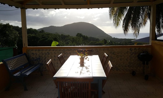 Cafeiere Cottage | (Bananier) gite le coin du voyageur sea view, terrace