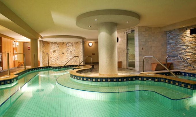 Banff Hotel | Banff Caribou Lodge and Spa