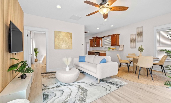 Port Tampa City House | Barefoot Bungalow - For 4