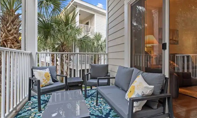 North Myrtle Beach Condo | Barefoot Villa: Pools, Golf, Beach, Snowbirds