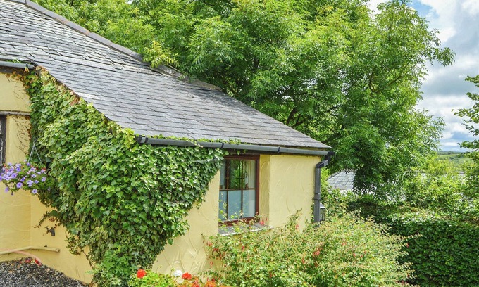 Hartland Cottage | BARLEY COTTAGE, pet friendly, character holiday cottage in Hartland