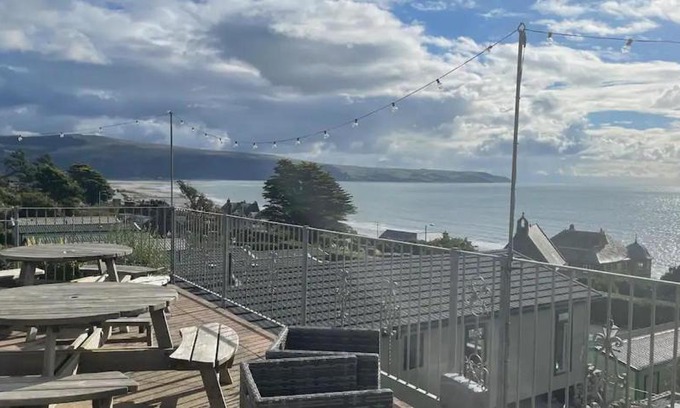 Barmouth House | Barmouth - Caravan - 2Bed - Sea View - PetFriendly