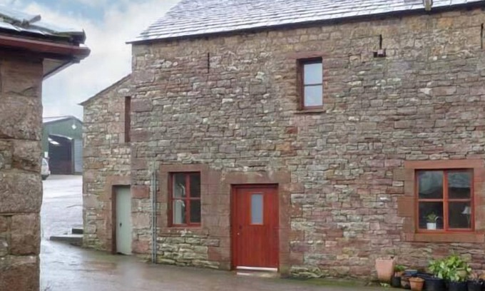 Pooley Bridge Cottage | BARN END, with open fire in Pooley Bridge