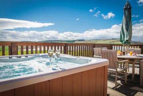 Cupar Ski Chalet | Barn Lodge with Hot Tub