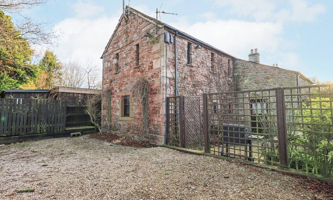 Penrith Cottage | BARN OWL COTTAGE, pet friendly, character holiday cottage in Penrith