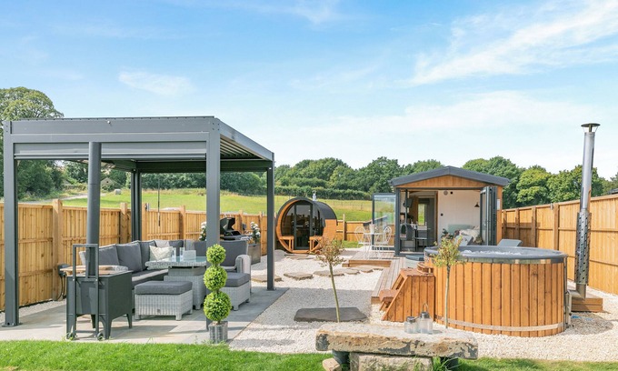 Skelmersdale Cottage | Barn Owl Lodge - UK49903