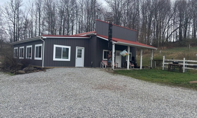 Dresden Cabin | Barndominium that is Pet friendly, near wineries & Woodbury Wildlife Area .