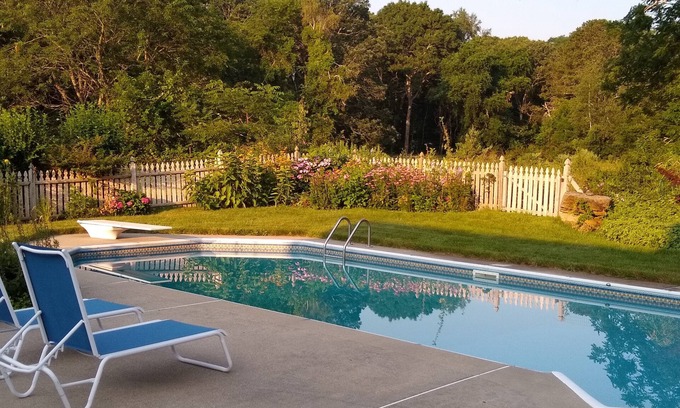Barnstable House | Barnstable Village Private Pool