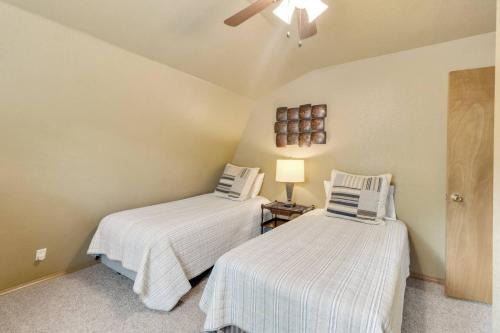 Eufaula House | Barrel Cabin at Sandy Bass Bay