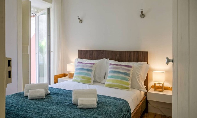 Bairro Alto Apartment | Barroca 1 · Hip Tailor Made Flat in Bairro Alto