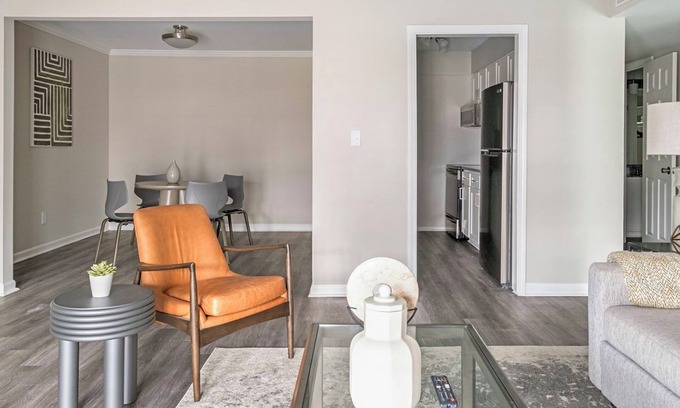 Homewood Apartment | Barsala l Modern 2BD with 24 Hour Fitness Center, Fast Wi-Fi