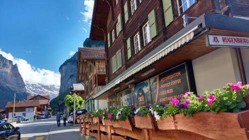 Lauterbrunnen House | BASE Cafe