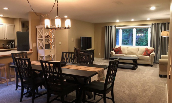 Alyeska House | Base of Alyeska, walk to attractions, beautiful vacation home!