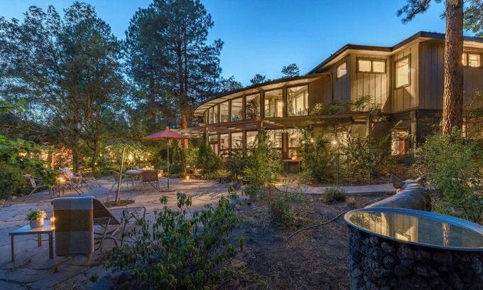 Shadow Mountain House | Base of Mt Elden Nest—Trails & Downtown Access