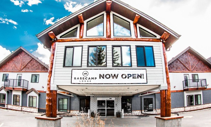 Canmore Hotel | Basecamp Lodge I Double Queen Room