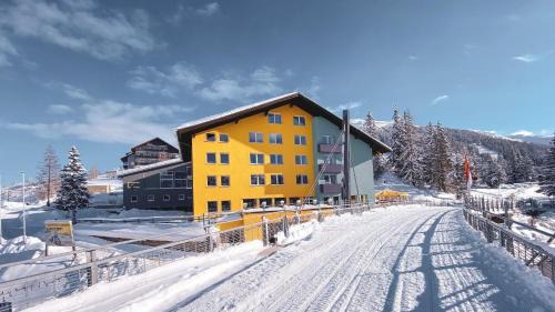 Katschberg Hotel | Basekamp Mountain Budget Hotel