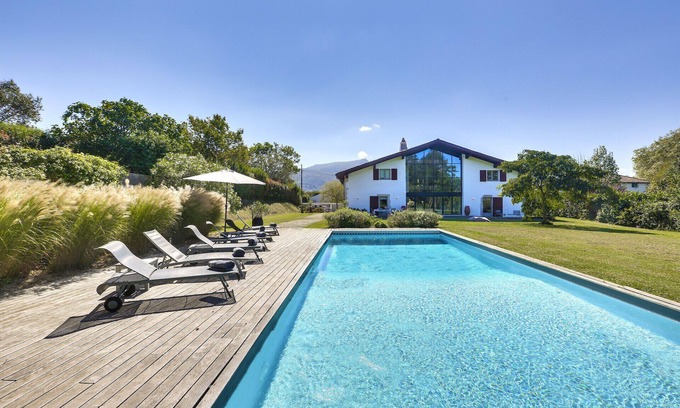 Ascain House | BASERRI - Ferme basque entièrement renovée