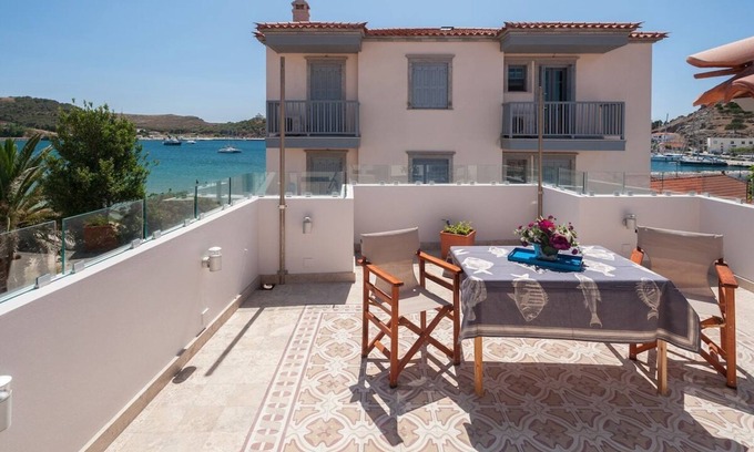 Myrina Apartment | Basil Room - Limnos Experience