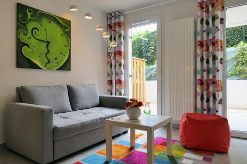 Cambo-les-Bains Apartment | BaskoParadis I Apt I Spacieux I Douillet I Coloré I Lit 160 I Terrasse I Patio