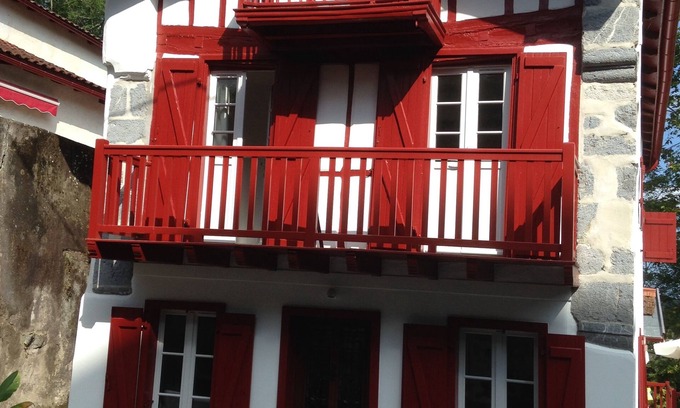 Cambo-les-Bains House | Basque family home in the heart of the historic district