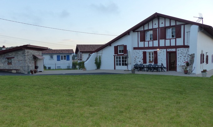 Guethary House | Basque house 6 a12 pers. Swimming pool. Guéthary close to the sea