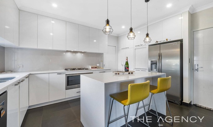 Bassendean House | Basso Retreat 4bdrm 3ba w/Pool