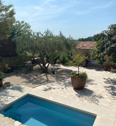 Crillon-le-Brave Villa | Bastidon, Petite bastide pour 2 avec bassin et jardin privé
