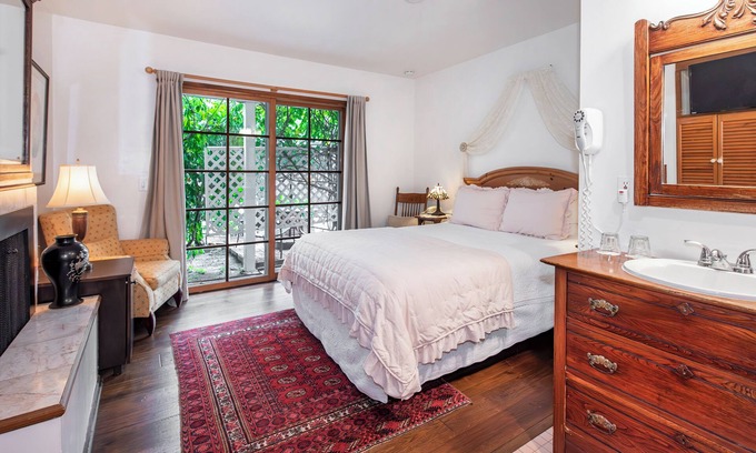Oak Park Bed & Breakfast | Bath Street Inn B & B, Santa Barbara