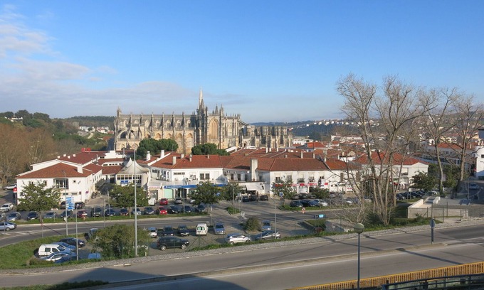 Batalha Apartment | Battle Duplex-Monastery View
