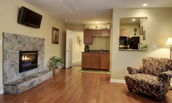 Helen House | Bavarian Brook Condo 10