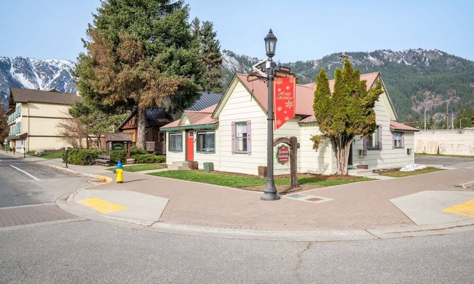Leavenworth Apartment | Bavarian Gasthaus, Suite D | 0 Bed, 1 Bath