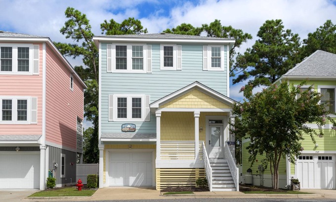 Bermuda Bay House | Bay Breeze: Shared Pool, Hot Tub, Short Stays OK