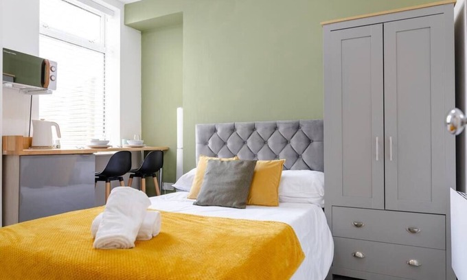 Grangetown Apartment | Bay City Studio Apartment in Cardiff