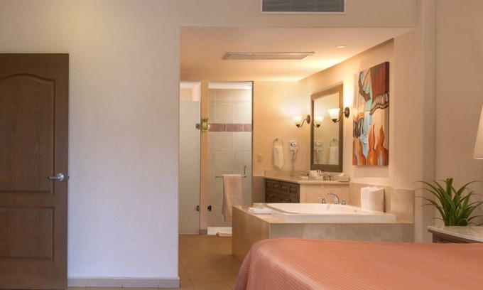 Loreto Resort | Bay front 1-bedroom resort suite at the Villa del Palmar, Loreto in Baja