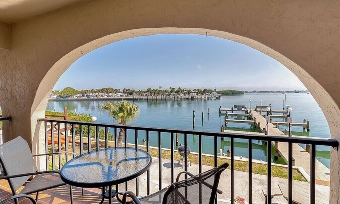 Englewood Condo | Bay Life - Waterfront - Walk to beach and restaurants - Dock your boat