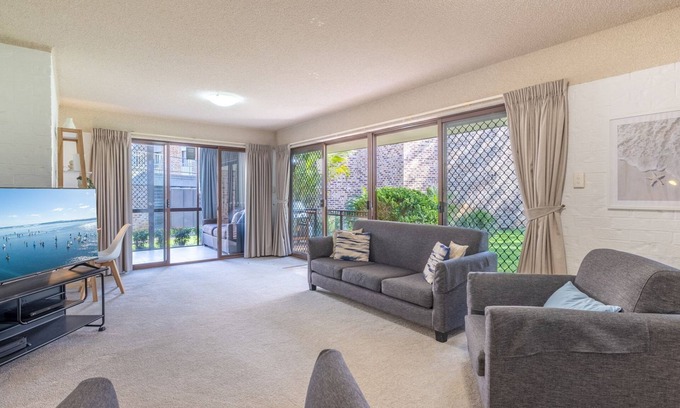 Nelson Bay Apartment | Bay Parklands, 56 2 Gowrie Ave - ground floor, air conditioned, wifi & Foxtel