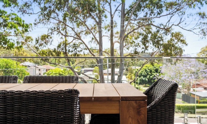 Nelson Bay House | Bay Retreat Two - Sleeps up to 10 guests in the centre of Nelson Bay!