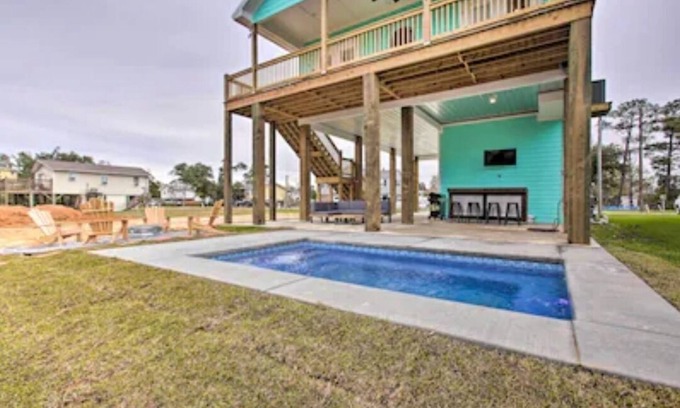 Shoreline Park House | Bay St Louis Water Front Home w/Private Pool + Boat Dock