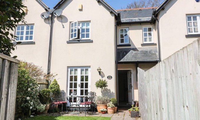 Thurlestone House | BAY TREE COTTAGE, family friendly, with a garden in Thurlestone