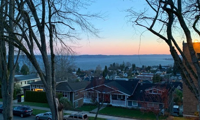 North End Apartment | Bay View, Best Area, No Stairs, WD, 2 Baths, 2 Bedrooms, Balcony, View, 925sf