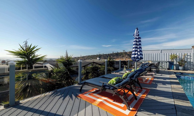 Bay Ho House | Bay View Bliss | Beach | Pool | Shops