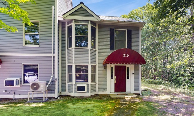 Bar Harbor House | Bay View Dog-Friendly Townhouse w/Porch, Gas Grill, Washer/Dryer, Partial A/C