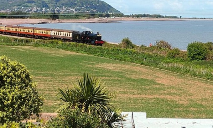 Blue Anchor Apartment | Bay View Studio Apartment, Spectacular Sea Views And Hot Tub