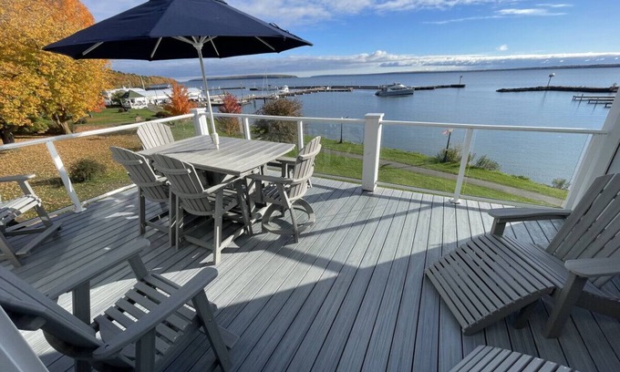 Northern Wisconsin Apartment | Bayfield on the Lake - 4 Bedroom Waterfront Condo