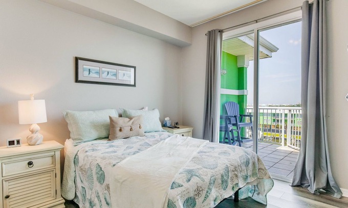 Fort Morgan Condo | Bayfront Bliss: Top-Floor Condo with Stunning Views