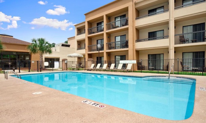 Seven Oaks Hotel | Baymont by Wyndham Columbia Northwest